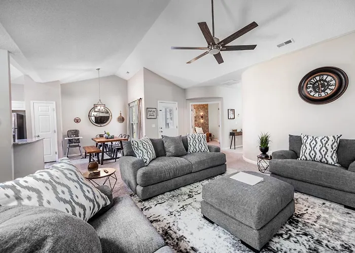Cozy Industrial Kildaire Farms Home- Near Downtown