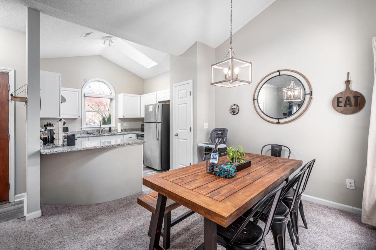 Cozy Industrial Kildaire Farms Home- Near Downtown Apartment Cary